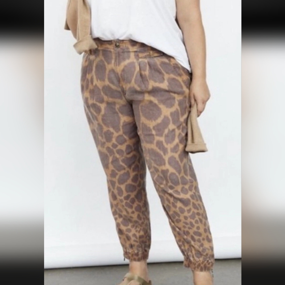 NWT Anthropologie TAMARIND TROUSER /JOGGERS Buckle& Pleated size 14P - Picture 4 of 5